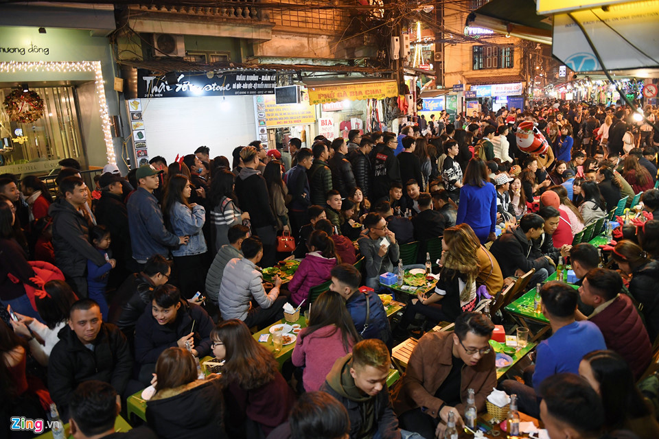 Chen chúc ăn uống ngạt thở đêm Noel